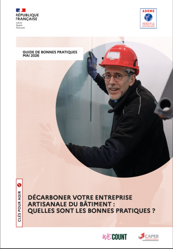 La décarbonation des entreprises artisanales du bâtiment vise à réduire les émissions de gaz à effet de serre du secteur. Elle repose sur la réduction de l'empreinte carbone liée aux matériaux, aux véhicules et aux activités des TPE-PME, tout en renforçant leur robustesse économique face aux évolutions réglementaires et environnementales.