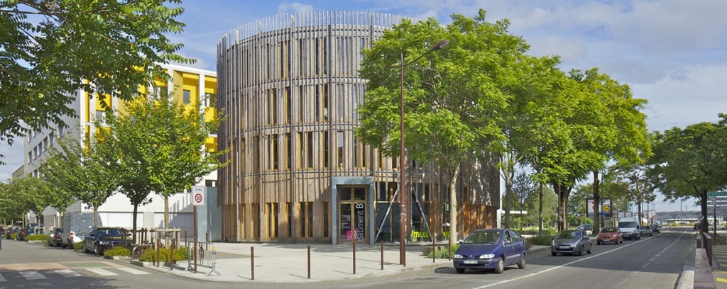 Le Bâtiment « B » est une construction tertiaire durable, située sur l’Ile de Nantes.